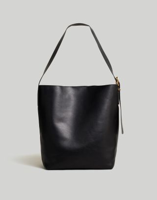 Madewell + The Essential Bucket Tote in True Black