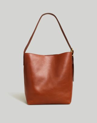 Madewell + The Essential Bucket Tote in Warm Cinnamon