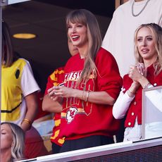 taylor-swift-shoes-chiefs-game-310167-1698083572767-square