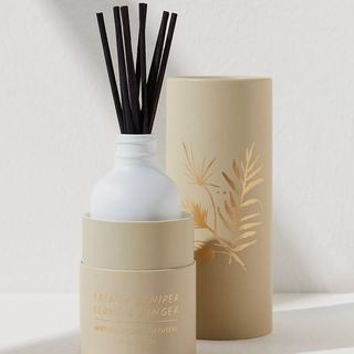 Free People + Apothecary Reed Diffuser French Juniper, Clove & Ginger