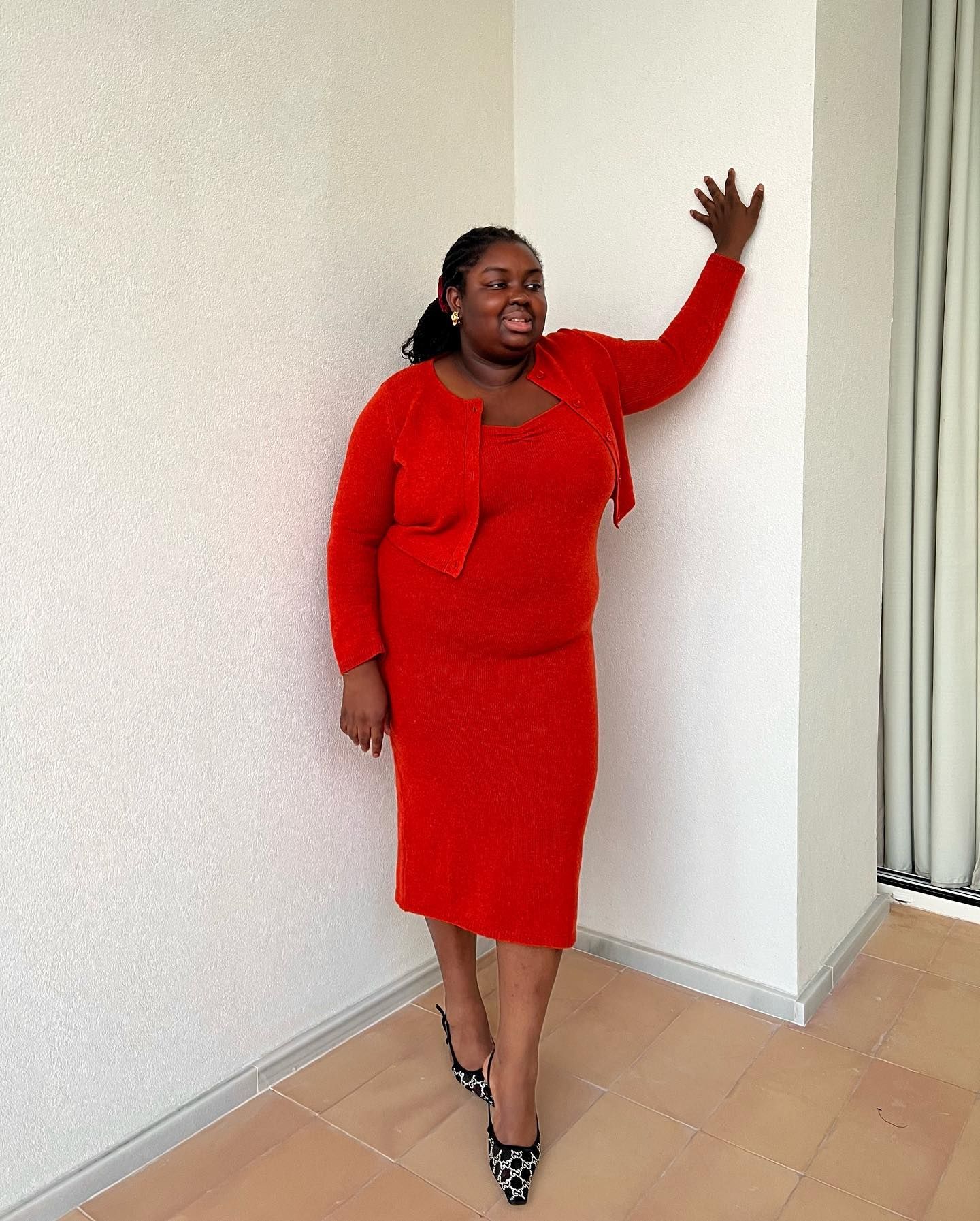 red-cardigan-trend-310272-1698425621172-image