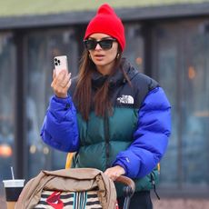 emily-ratajkowski-north-face-puffer-310397-1699042041210-square