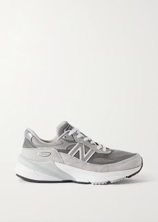 New Balance + 990V6 in Grey