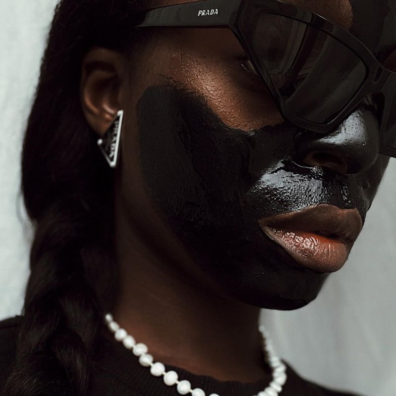 how-to-remove-blackheads-310551-1699976554051-square