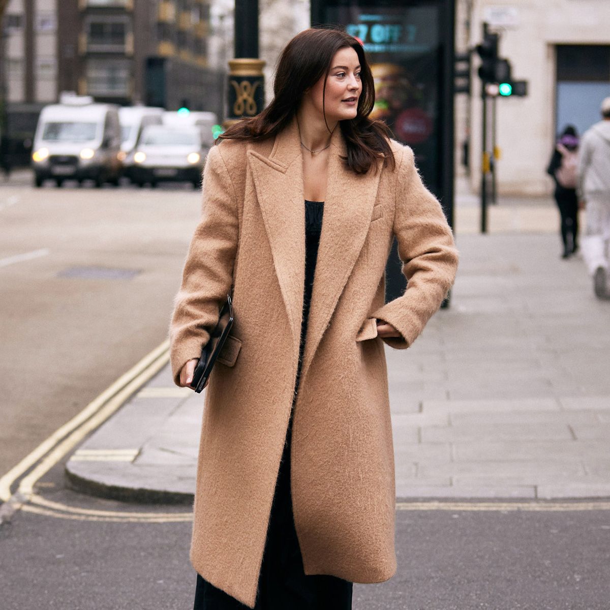 Neutral fashion. Neutral style. Neutral outfit. Winter fashion. Winter ootd.  Street style. London blogger. Fashion blogger. Camel and white