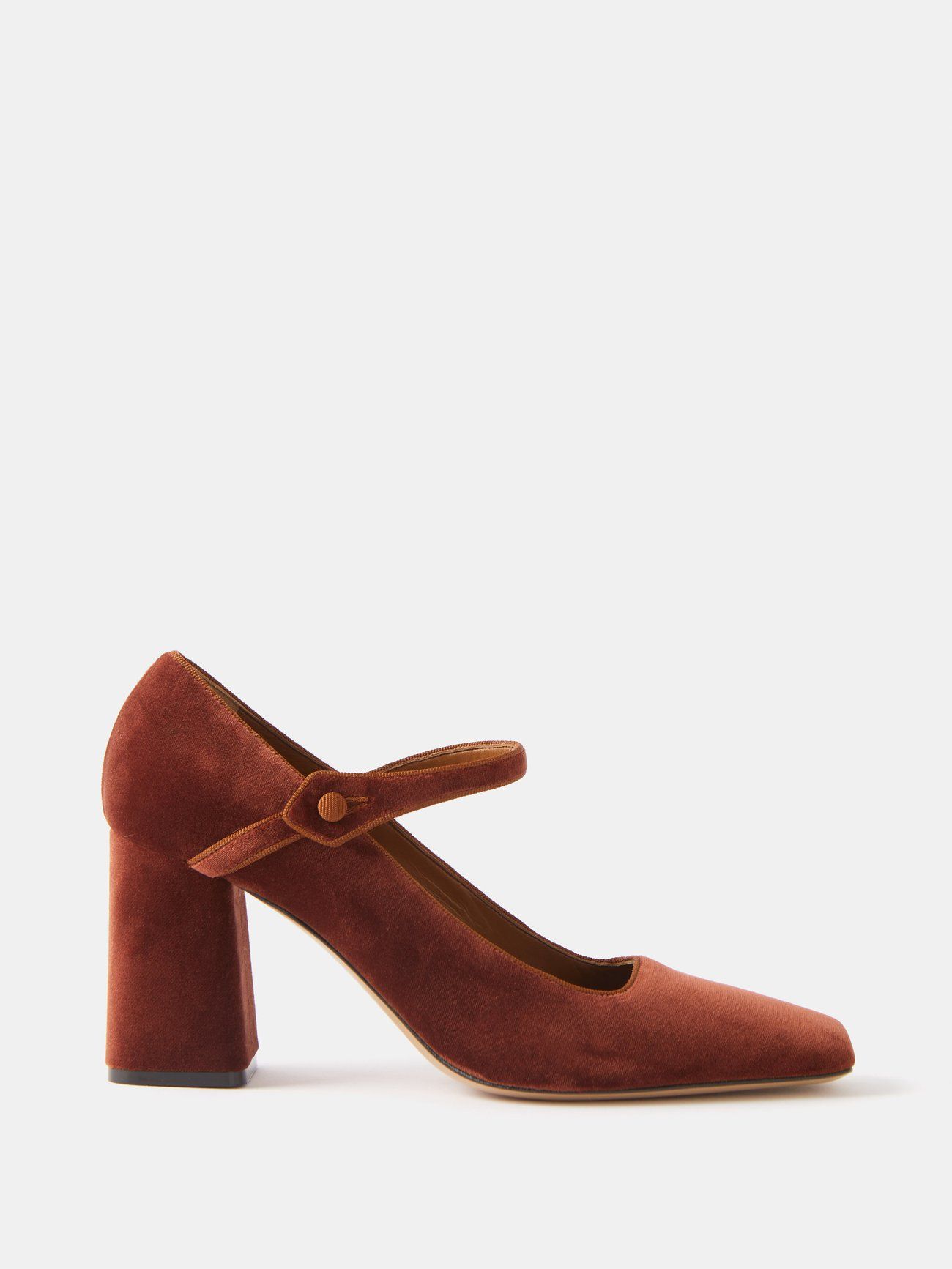 Shoe Trends 2024 9 Key Styles That Dominated The Runways Who What Shoe Trends 2024 9 Key Styles That Dominated The Runways Who What