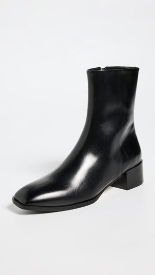 Aeyde + Lee Calf Leather Black Boots