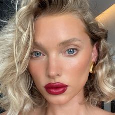 elsa-hosk-makeup-routine-310871-1701281133785-square