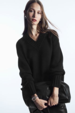 COS + Chunky Pure Cashmere V-Neck Jumper
