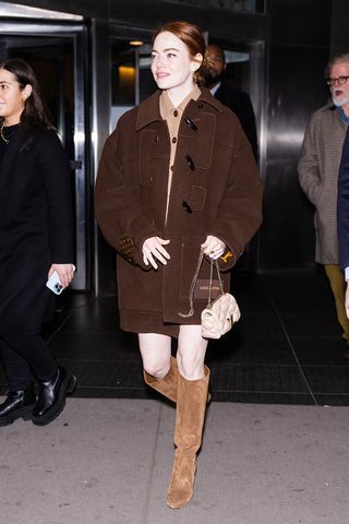 emma-stone-brown-and-camel-outfit-311132-1702072432663-image