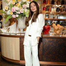 kate-middleton-anne-hathaway-white-trouser-trend-311155-1702485242002-square