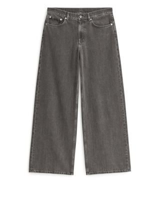 Arket + Cloud Low Loose Jeans in Washed Black
