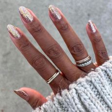 new-years-eve-nails-311328-1702896945550-square