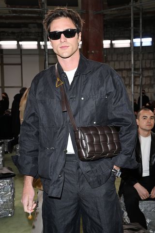 men-wearing-handbags-trend-311573-1705600831611-main