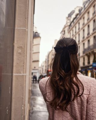 hair-bow-trend-311641-1705059532600-image