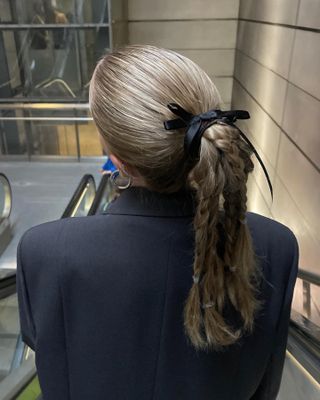 hair-bow-trend-311641-1705059536134-image