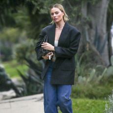 margot-robbie-puddle-jeans-pointed-toe-boots-311732-1705574723155-square