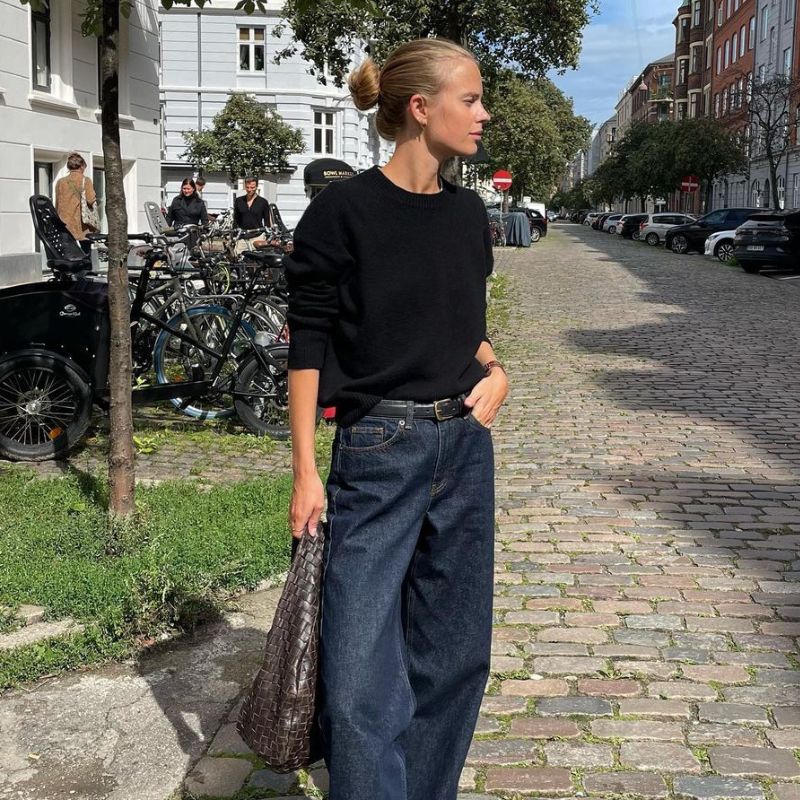 Suddenly, Everyone Is Wearing the Balloon Jeans Trend