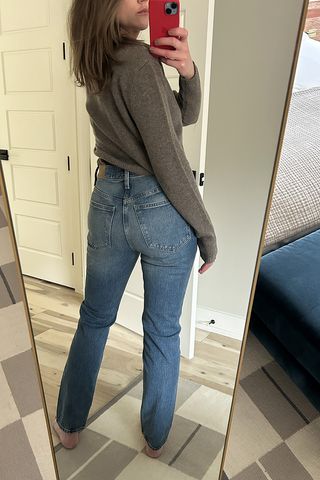 madewell-jeans-try-on-311886-1706392217036-image