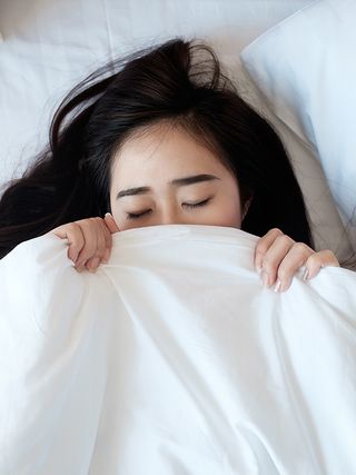 how-to-sleep-on-your-back-72529-1589337666758-main