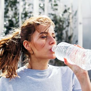 how-to-drink-more-water-83442-1509649628095-main
