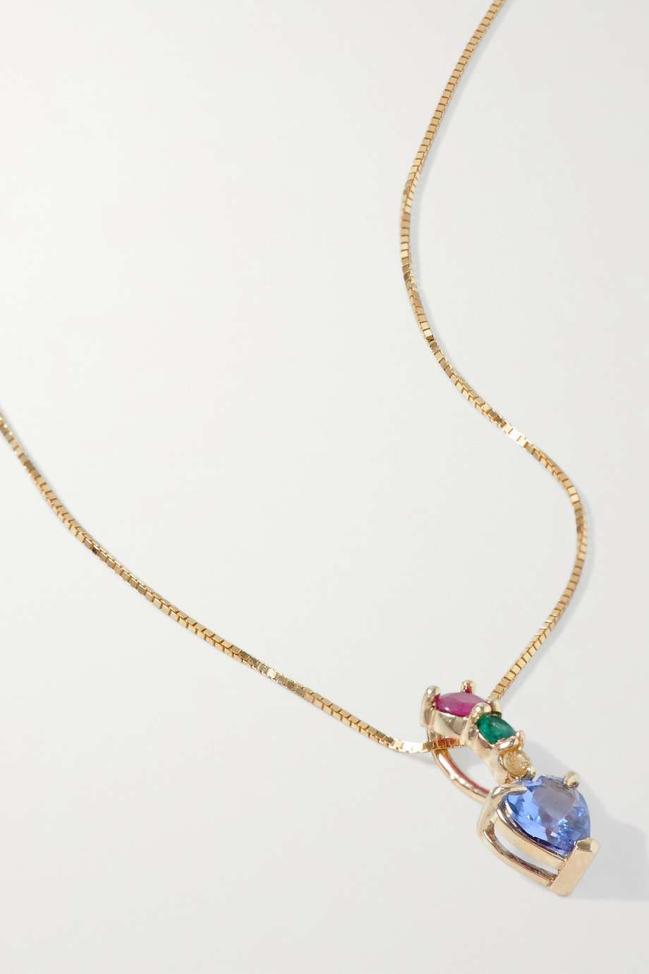 How to Untangle Necklaces With 3 Simple Hacks Who What Wear