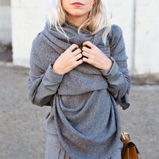 how-to-wear-a-scarf-86429-1501087550251-square