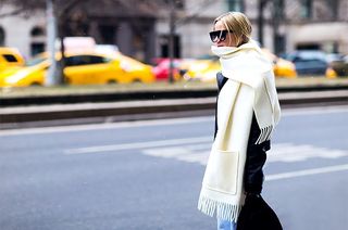 the-coolest-way-to-wear-your-scarf-with-step-by-step-instructions-1716059-1459450615