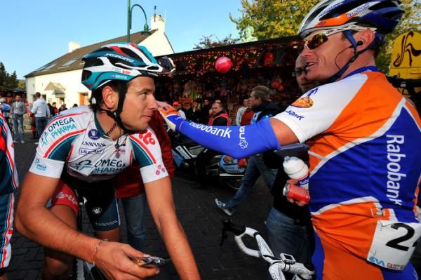 Adam Blythe (Omega Pharma - Lotto) is congratulated by Nick Nuyens (Rabobank).