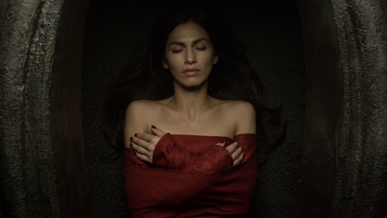 Elektra being resurrected in Defenders