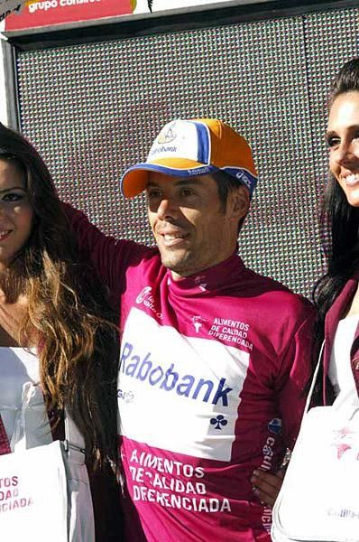Oscar Freire in the points leaders jersey after adding to his lead with the third stage win