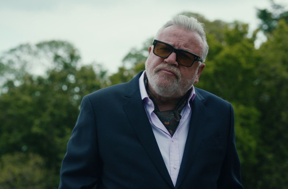 Ray Winstone as Bobby Glass in The Gentlemen