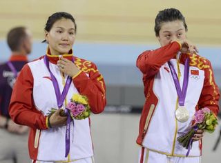 Gong Jinjie and Guo Shuang set two world records but had to settle for silver