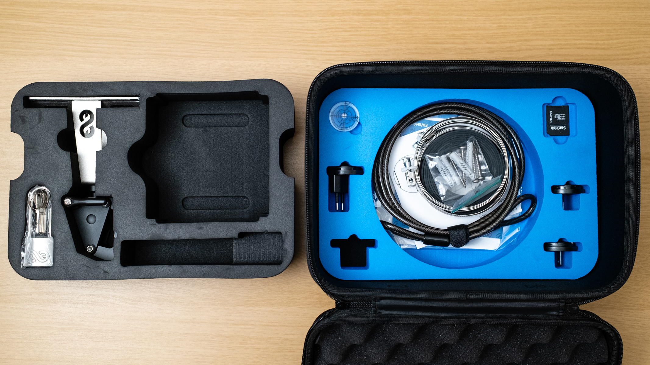 Enlaps Tikee Mini+ inside the kit case