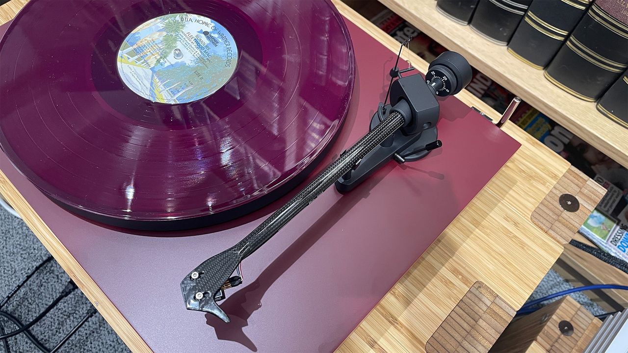 Pro-Ject Debut Evo 2 turntable