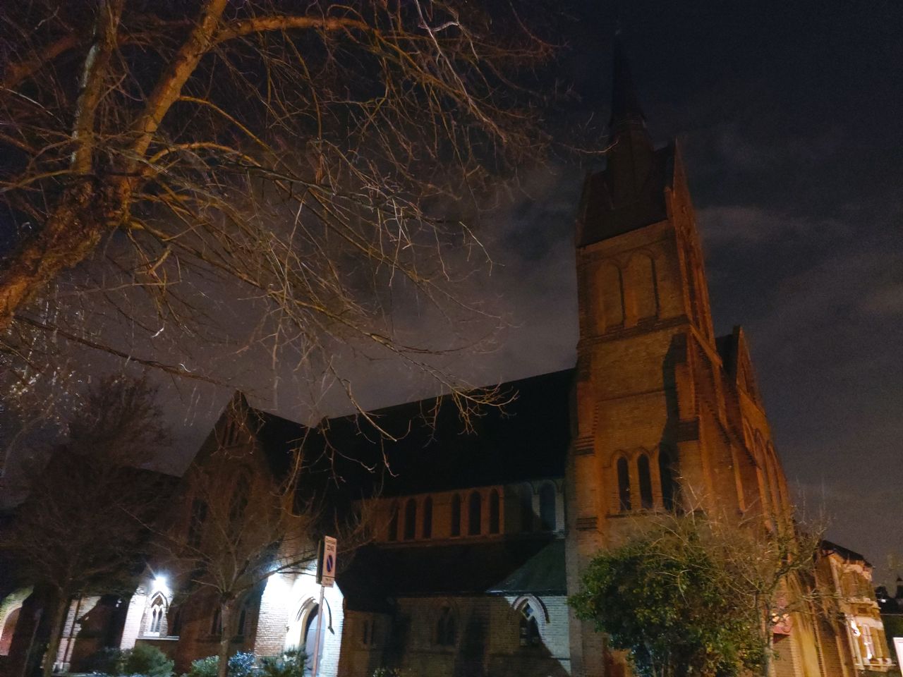 Even using the dedicated night mode, there&rsquo;s not a particularly impressive improvement to dynamic range and detail.