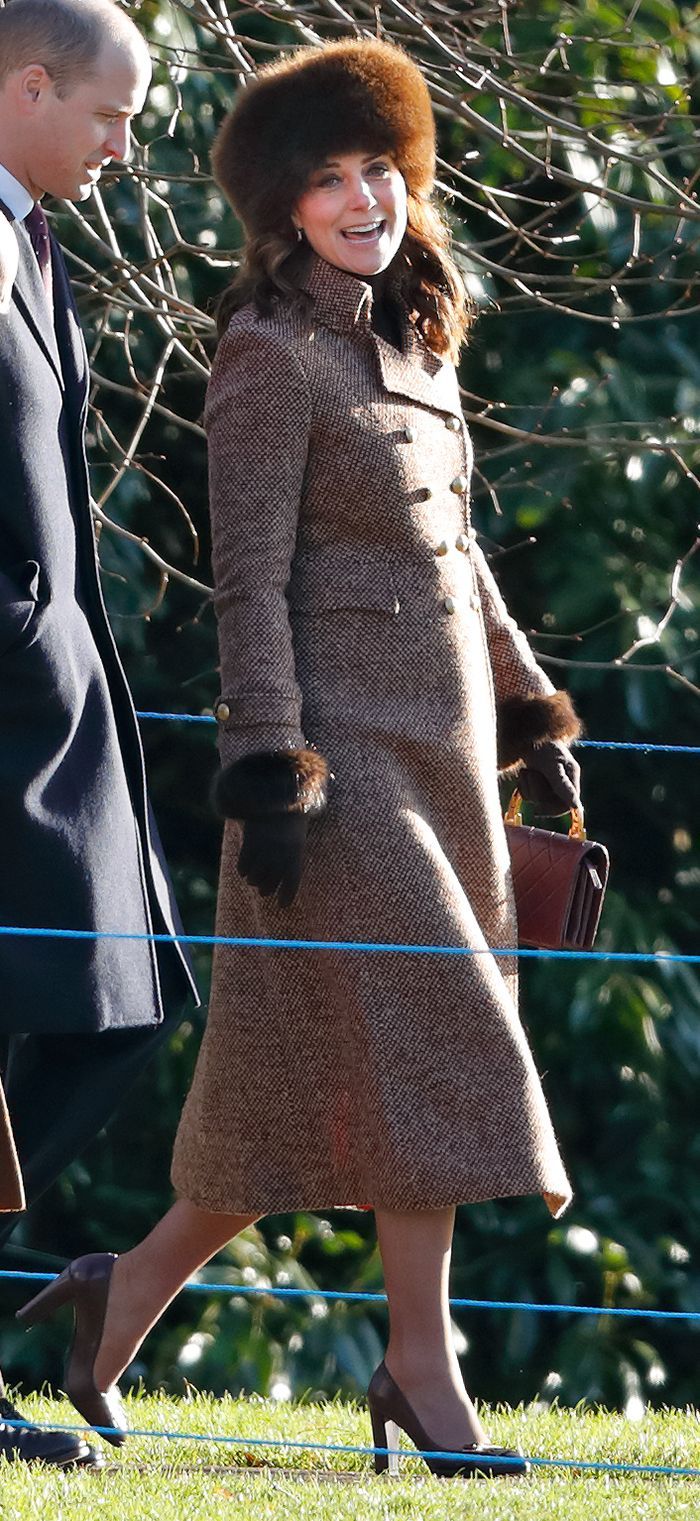 Clothing, Coat, Fashion, Outerwear, Overcoat, Dress, Fur, Street fashion, Fashion model, Trench coat,