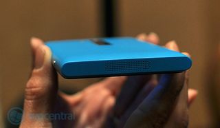 Cyan Lumia 900