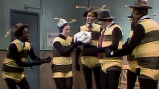 SNL cast as Bee