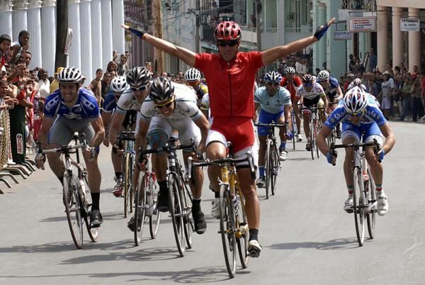 Yoel Mari&ntilde;o (Matanzas) wins stage 12, his second victory of the Vuelta a Cuba.
