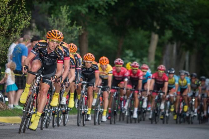 Optum comes to the front to maintain the time gap on the break.