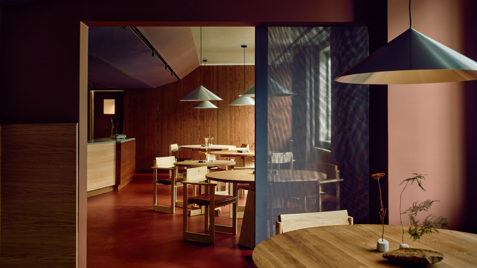 huset restaurant longyearbyen svalbard norway