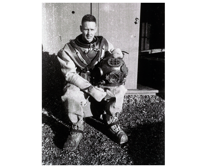 Glenn-Jones-navy-diver.gif
