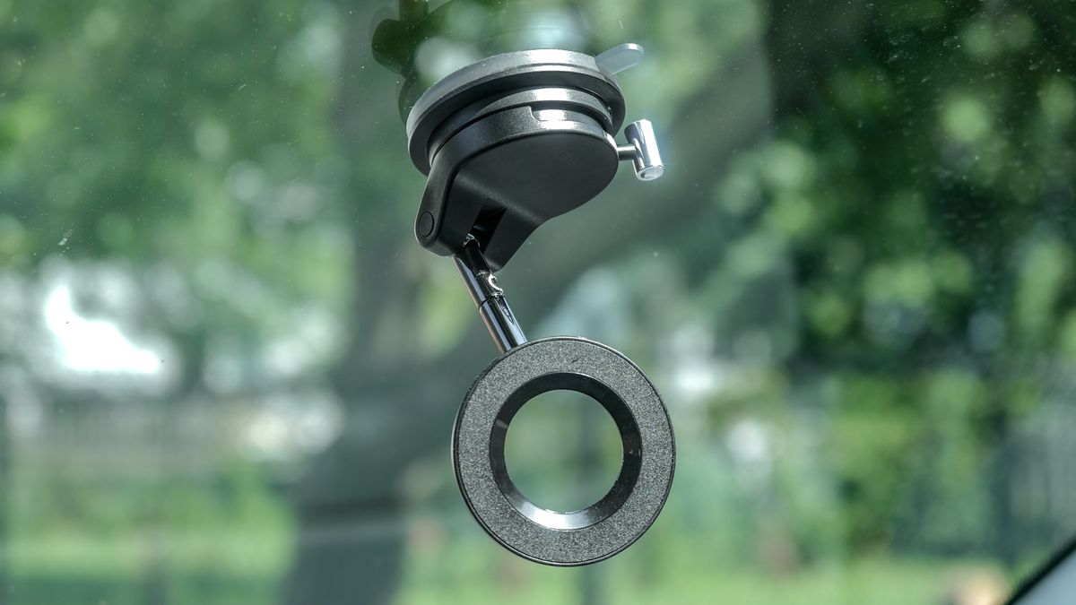 Lisen Suction Cup Phone Mount on windshield.