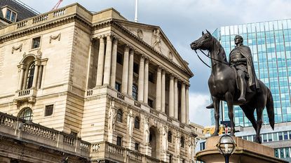 A statue outside the Bank of England