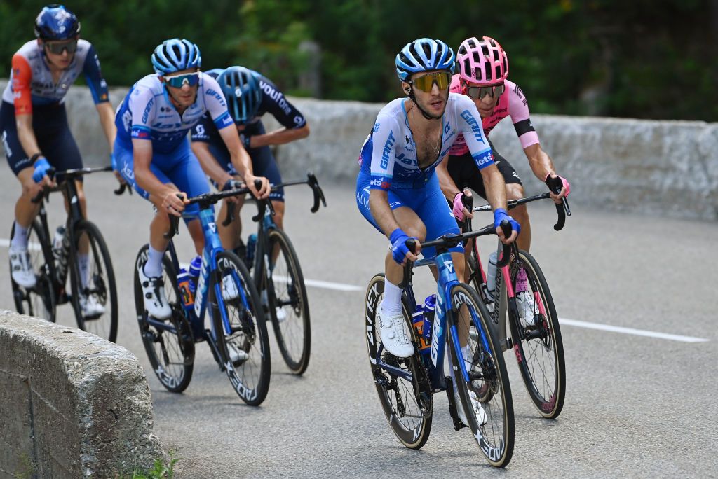 COURCHEVEL FRANCE JULY 19 Simon Yates of United Kingdom and Team JaycoAlUla competes in the breakaway during the stage seventeen of the 110th Tour de France 2023 a 1657km at stage from SaintGervais MontBlanc to Courchevel UCIWT on July 19 2023 in Courchevel France Photo by Tim de WaeleGetty Images