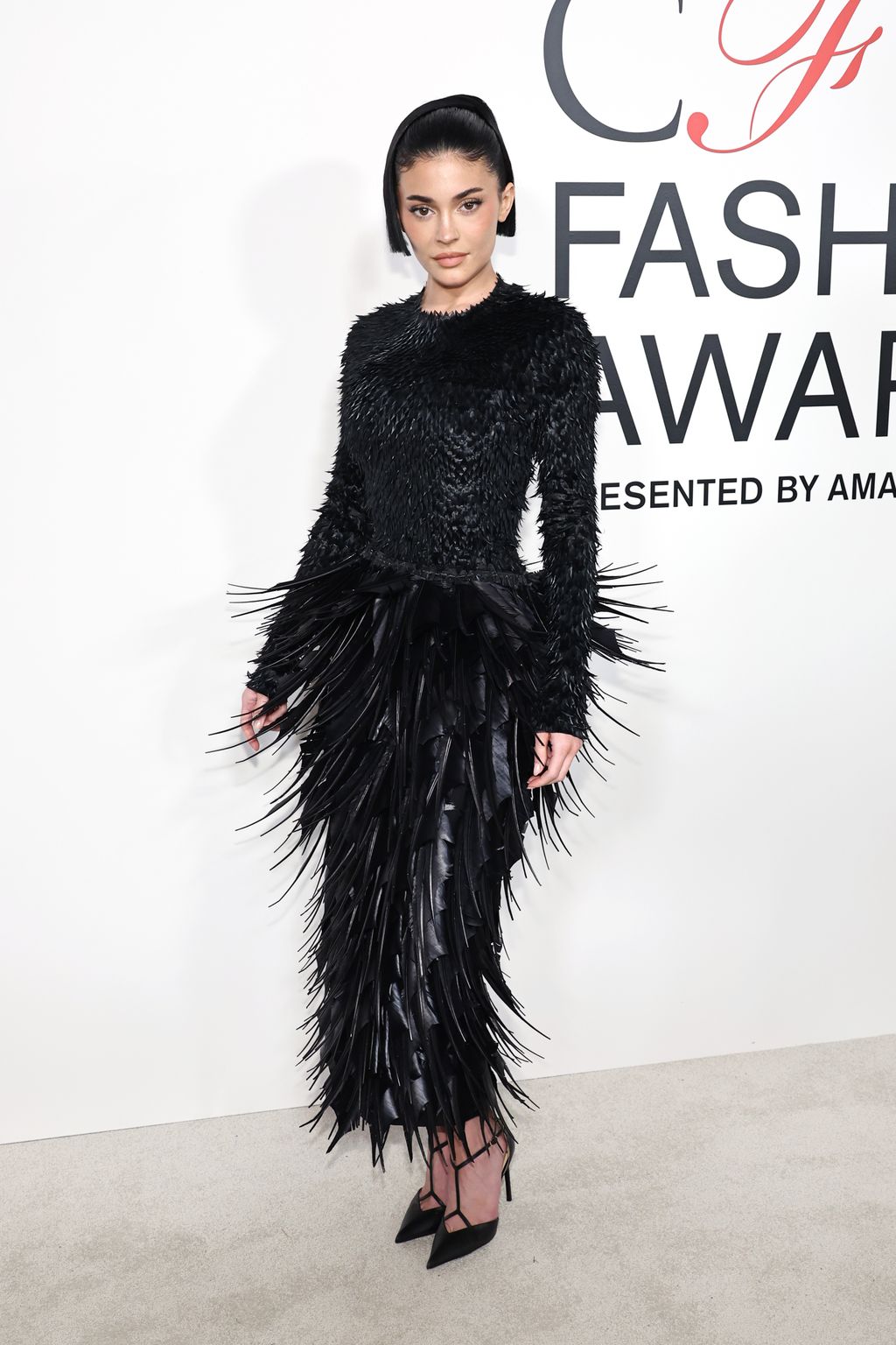 Kylie Jenner's 2024 CFDA Awards Feathered Gown Is So 'Black Swan'Coded