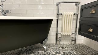 Vintage black and white themed bathroom