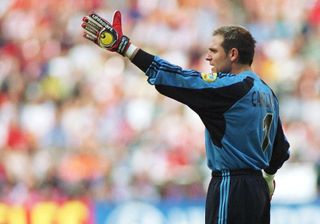 Santiago Cañizares in action for Spain against Slovenia at Euro 2000.