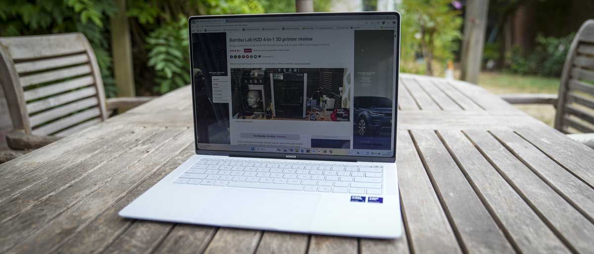 After reviewing countless ultrabooks, the elegance of the Honor MagicBook Art 14 2025 truly stands out
